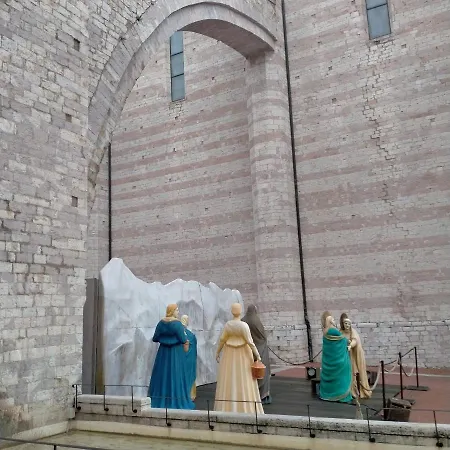 Santa Chiara Apartment *