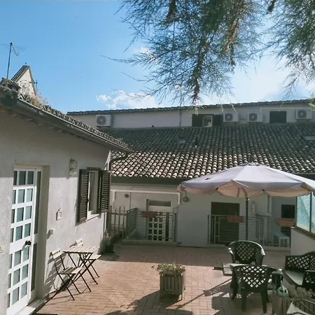 Santa Chiara Apartment