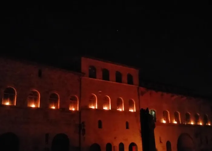 Santa Chiara * Asyż