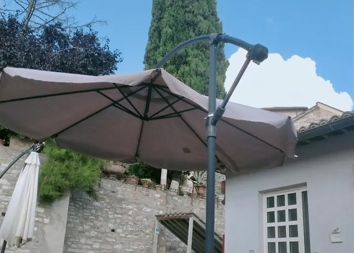 Santa Chiara Apartment *