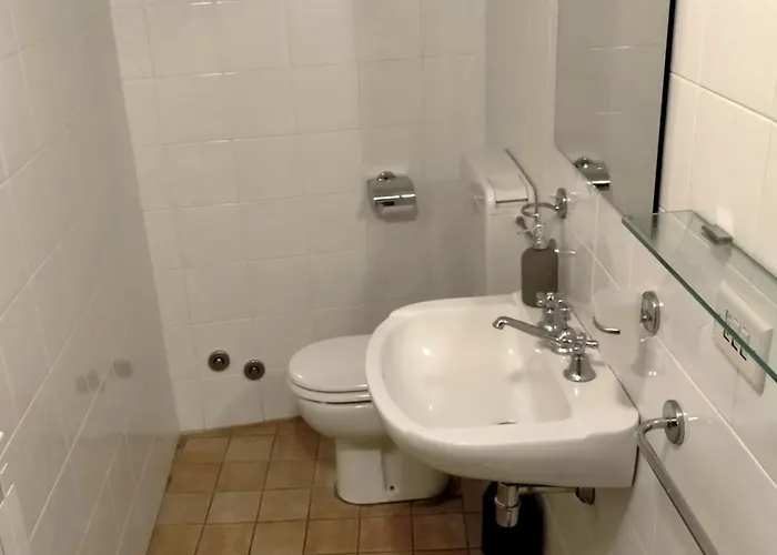 Santa Chiara Apartment *